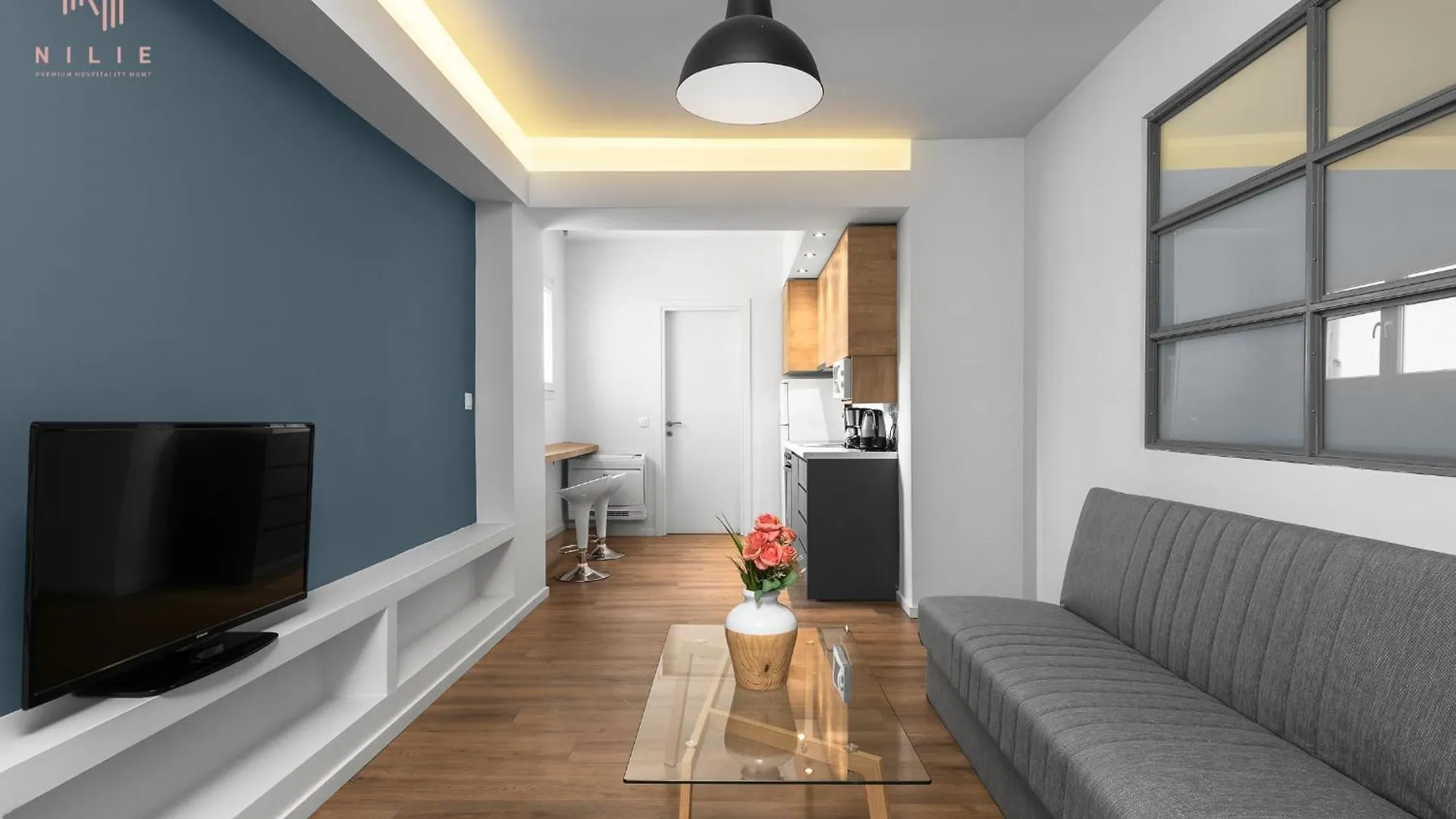 Civilian , Nilie Hospitality Mgmt 테살로니키 그리스